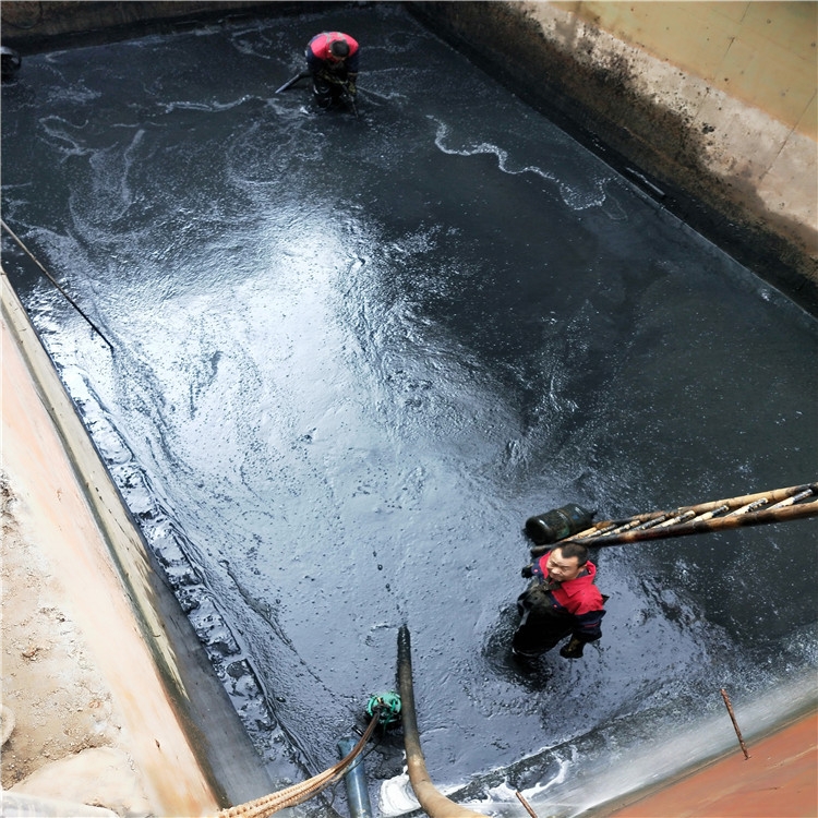 万荣废水池清理