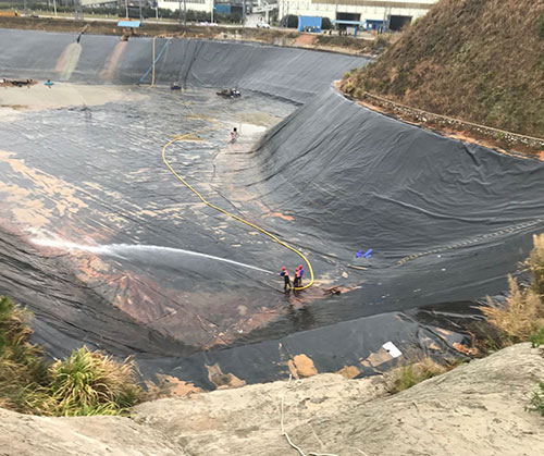 万荣废水池清理